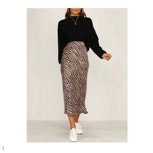 WOMEN'S SKIRT  Animal Print Satin Midi Skirt Elastic High Waist  M NWT